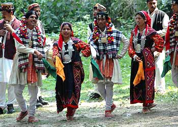 Women’s Traditional Dresses and Costumes of Indian States Women’s Traditional Dresses and Costumes of Indian States