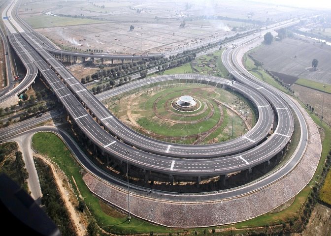 Yamuna-Expressway-Cloverleaf