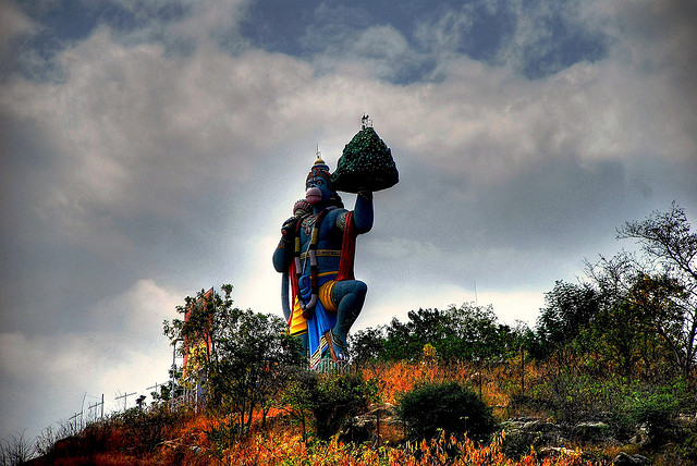 Hanuman-Statue-Puttaparthi Hanuman-Statue-Puttaparthi