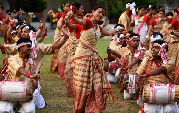 essay on festivals and folk dances of india
